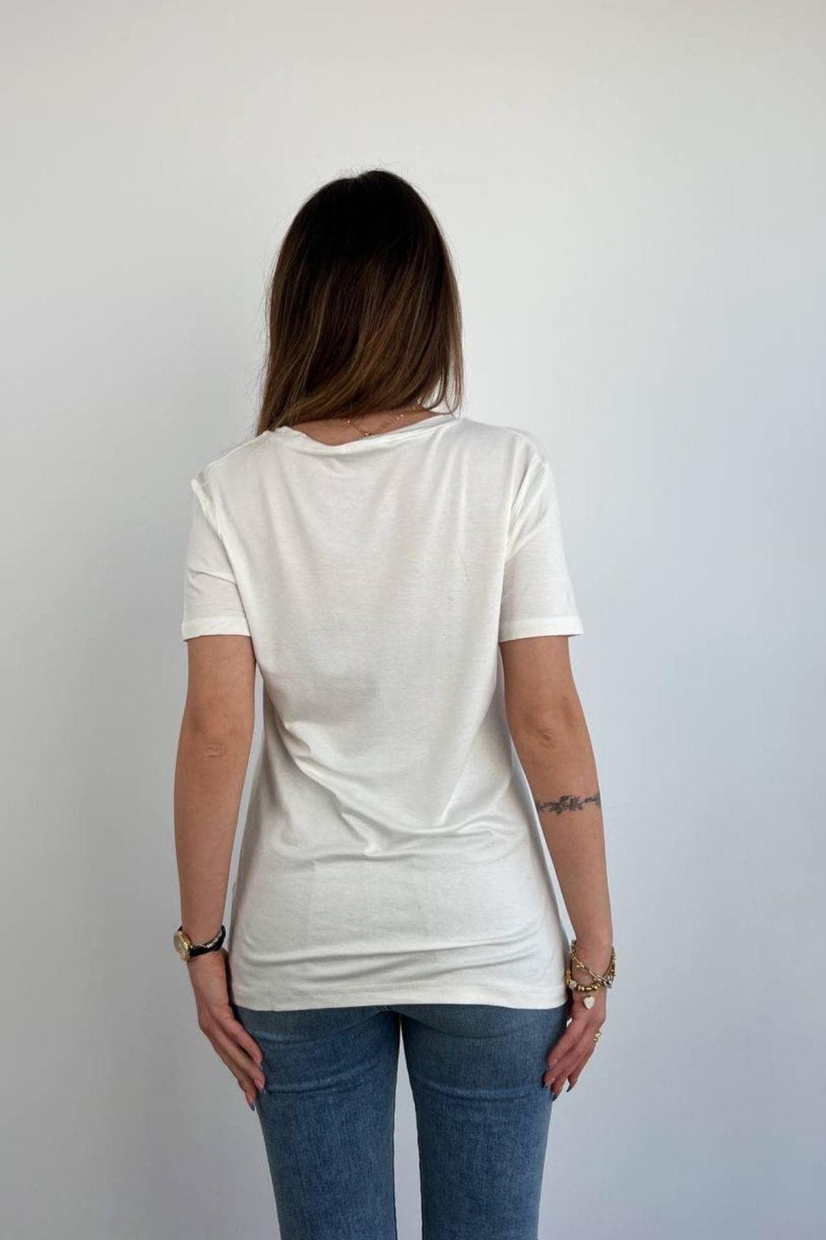 Ella V Yaka Basic T-Shirt Beyaz