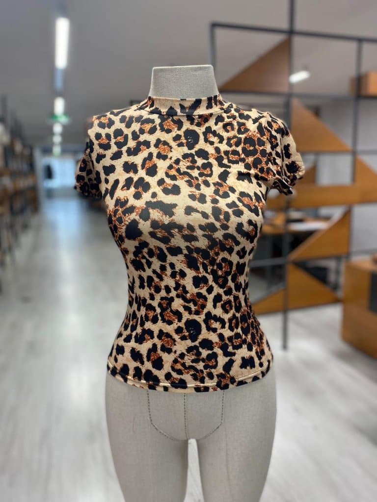 Kadın Bisiklet Yaka Leopar Desen Mikro Kumaş Bluz