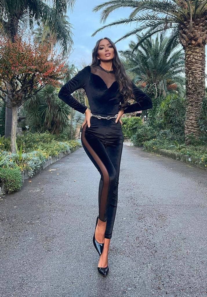 Kadın Kadife Ve Likralı Tül Kumaş Gizli Fermuarlı Transparan Detaylı Maxi Boy Tulum
