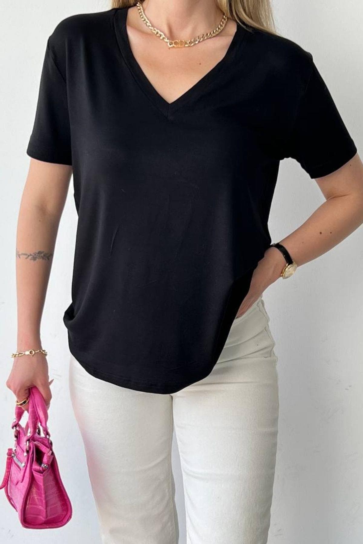 Ella V Yaka Basic T-Shirt Siyah