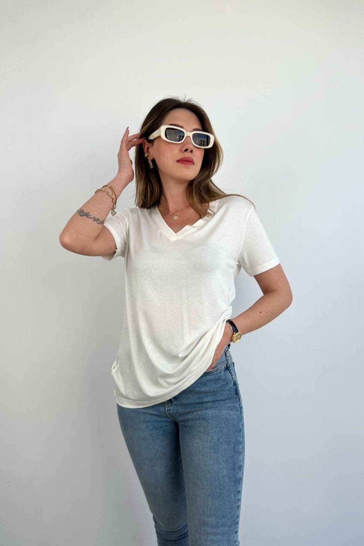 Ella V Yaka Basic T-Shirt Beyaz