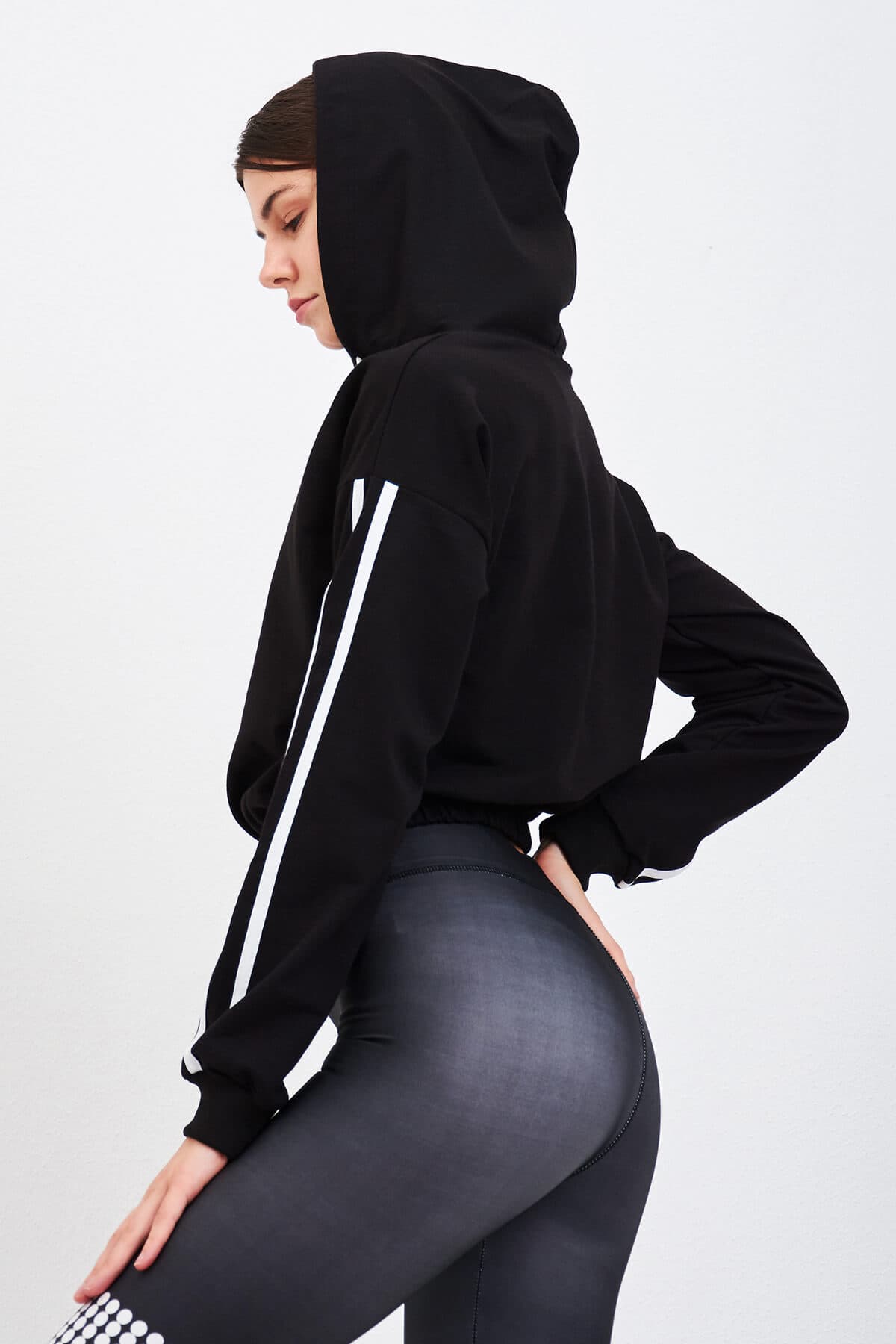 Eteği Lastikli Sweatshirt Siyah