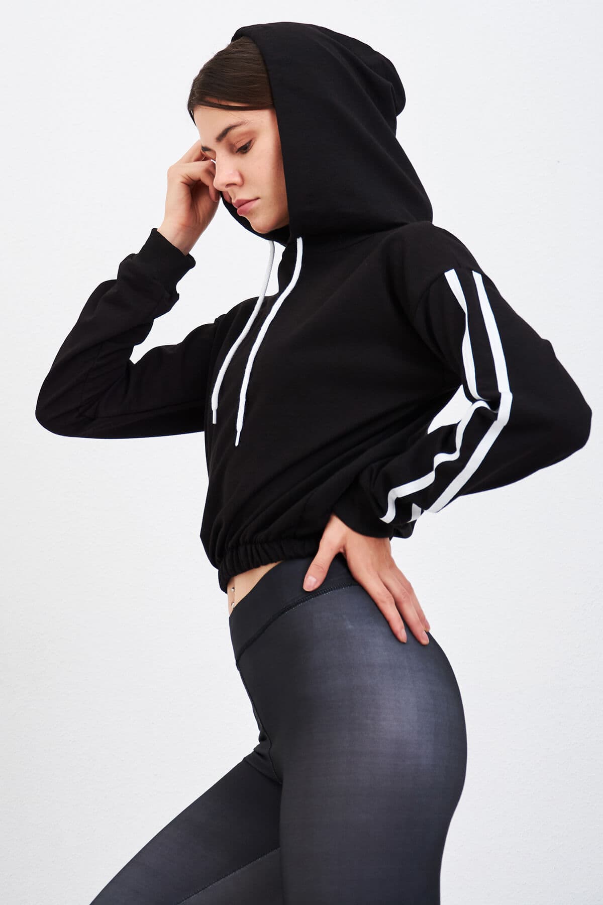 Eteği Lastikli Sweatshirt Siyah