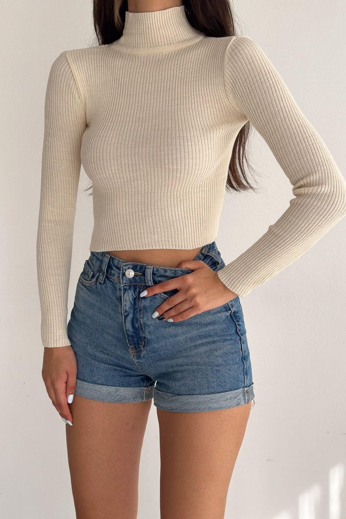 Dik Yaka Uzun Kollu Fitilli Crop Triko Ekru