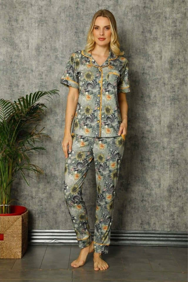Çiçek Desenli Düğmeli Pijama Takımı
