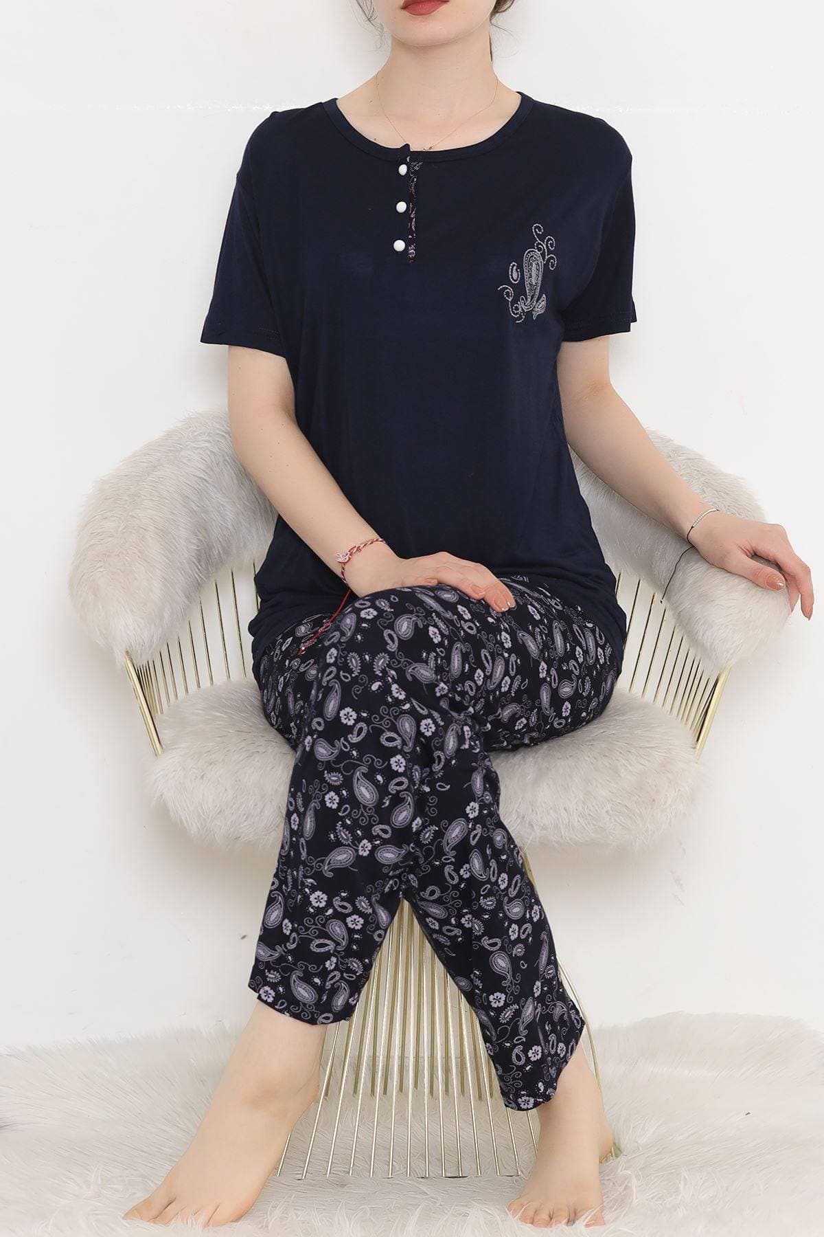 Desenli Pijama Takımı Laciçiçekli