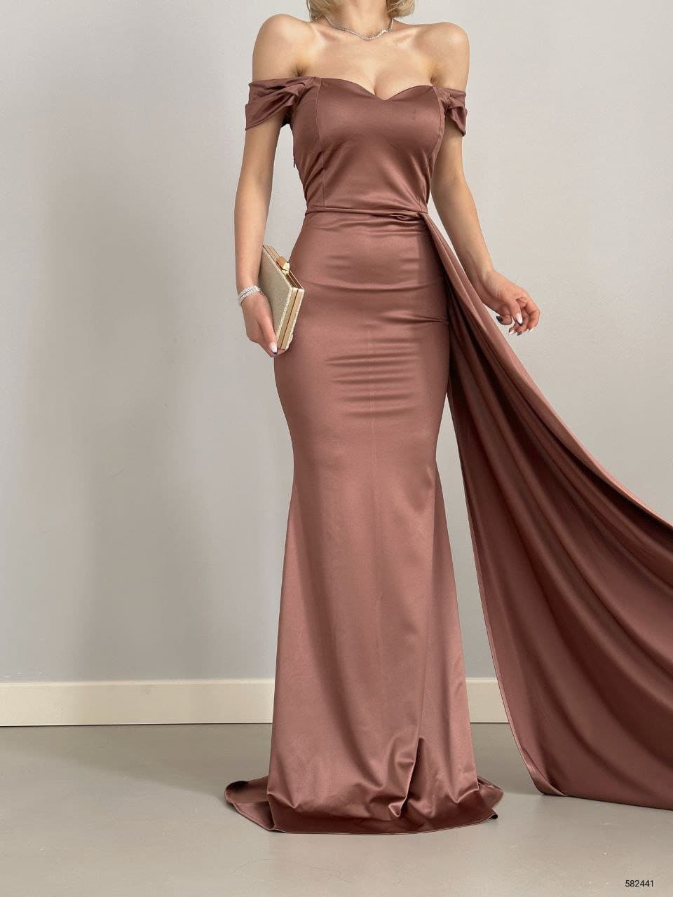 Kadın Madonna Yaka Kuyruk Detay Maxi Boy Elbise