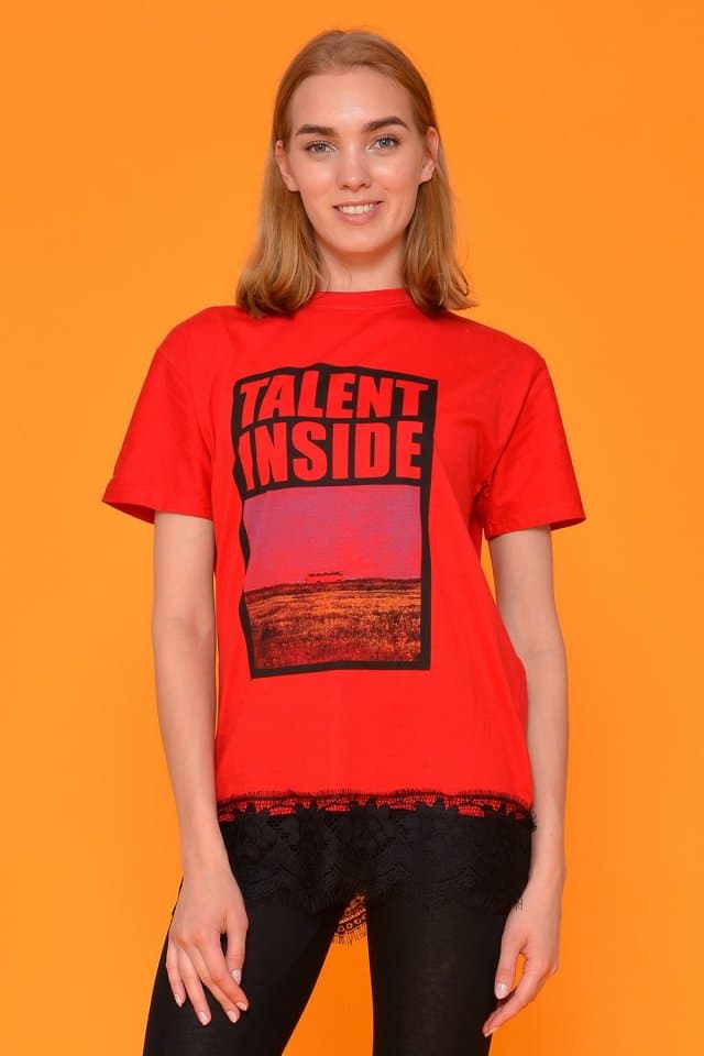Eteği Dantelli T-Shirt
