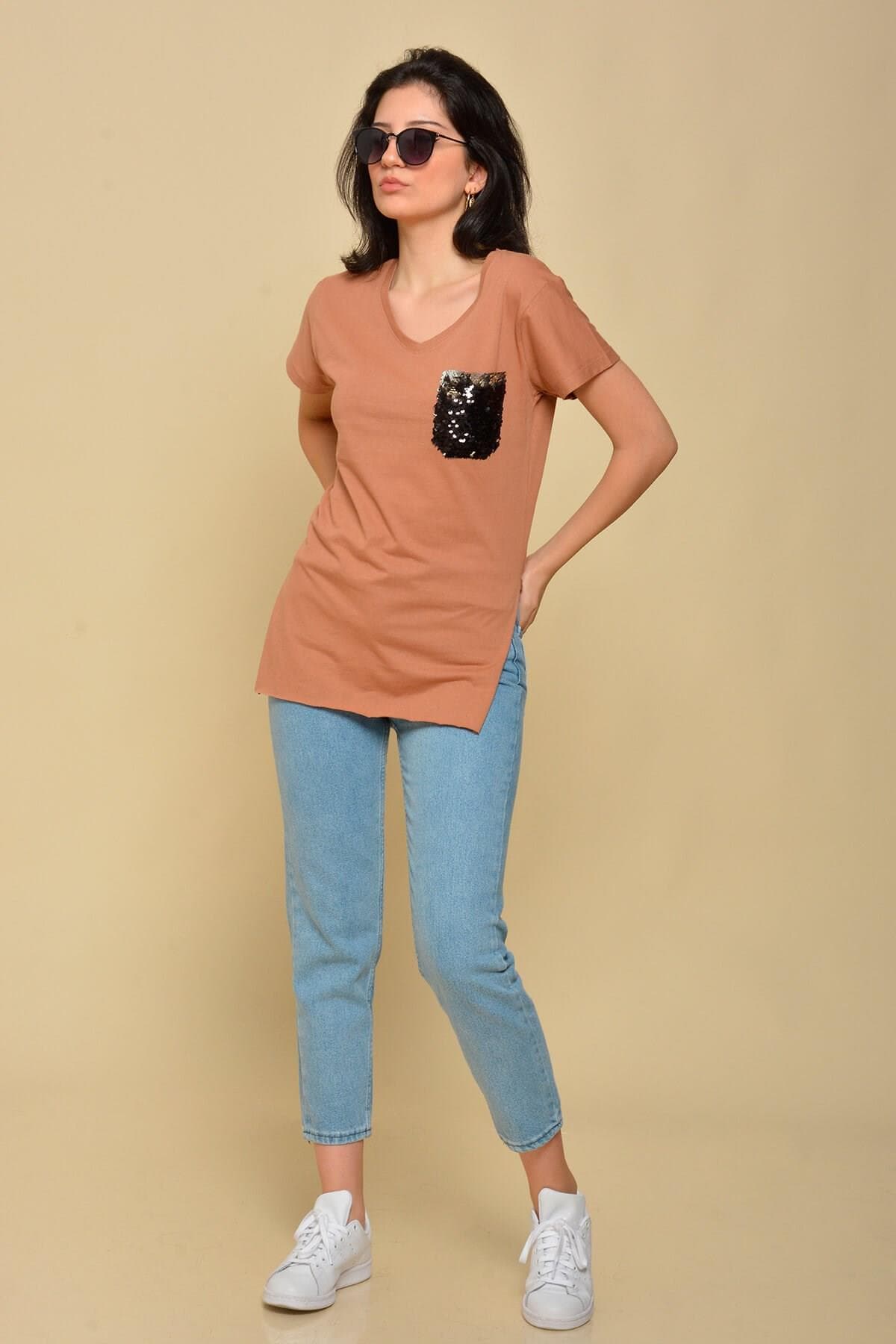 Pul Cepli V Yaka Vizon T-Shirt