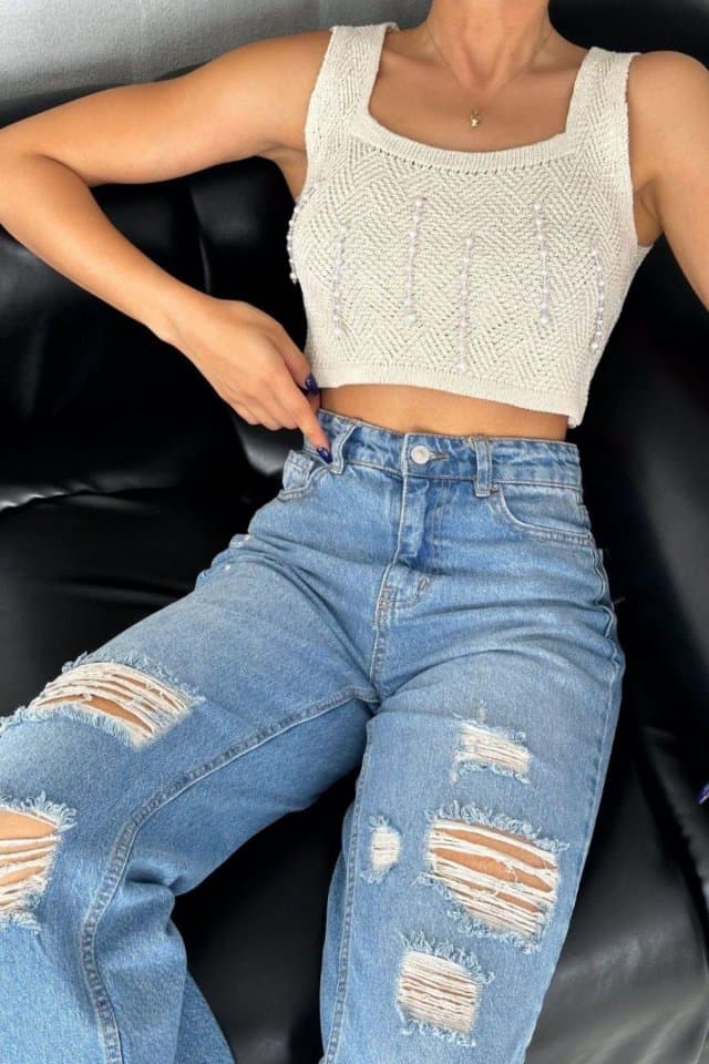Kare Yaka Boncuklu Örgü Crop Bej
