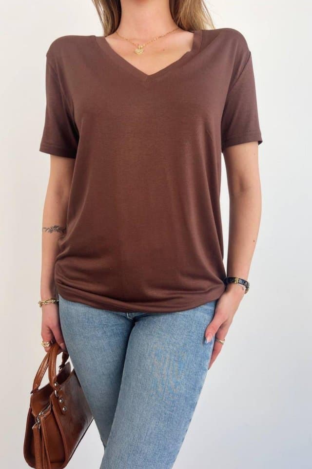Ella V Yaka Basic T-Shirt Kahve