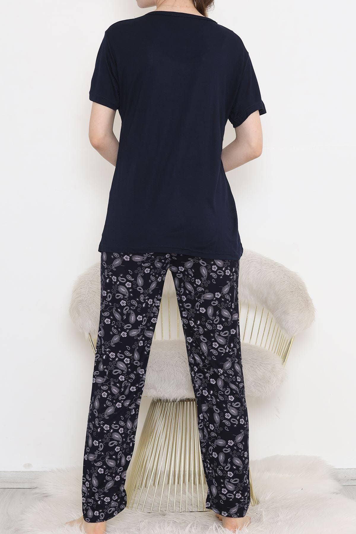 Desenli Pijama Takımı Laciçiçekli