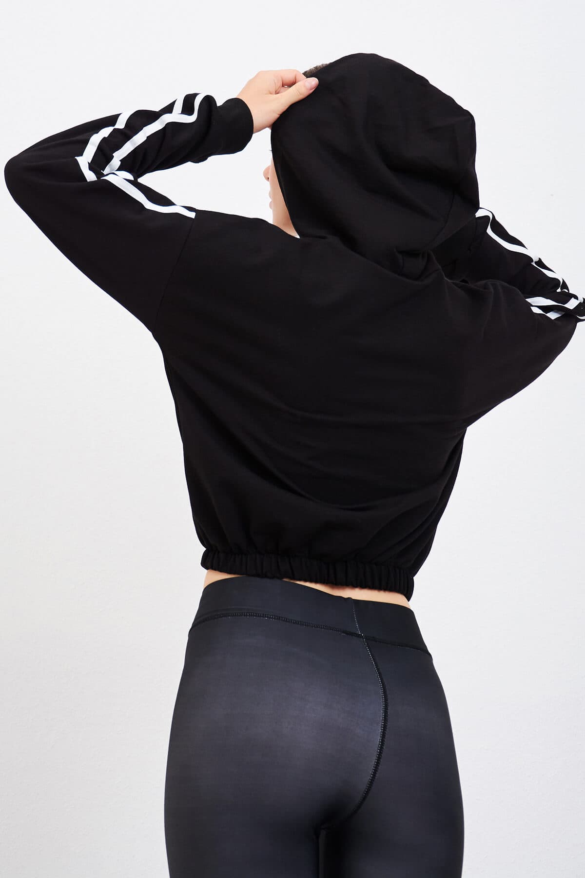 Eteği Lastikli Sweatshirt Siyah