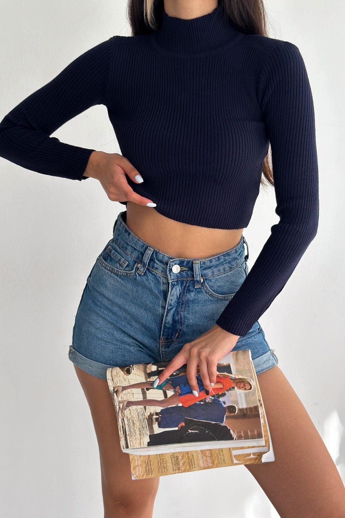 Dik Yaka Uzun Kollu Fitilli Crop Triko Siyah