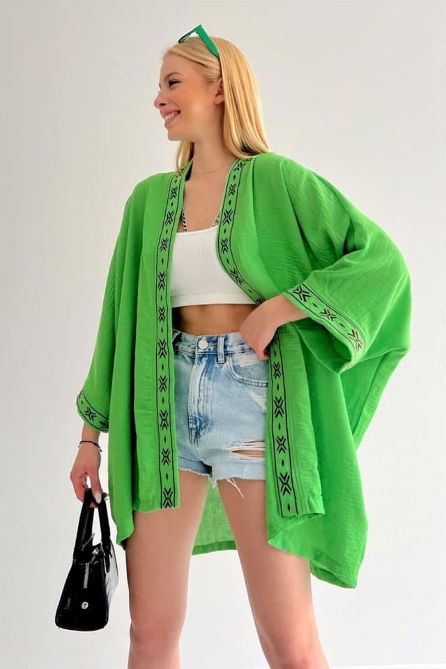 Merlin Ön Ve Kol Nakışlı Oversize Kimono Yeşil
